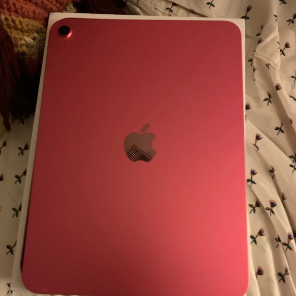 Apple Ipad in Vibrant Pink